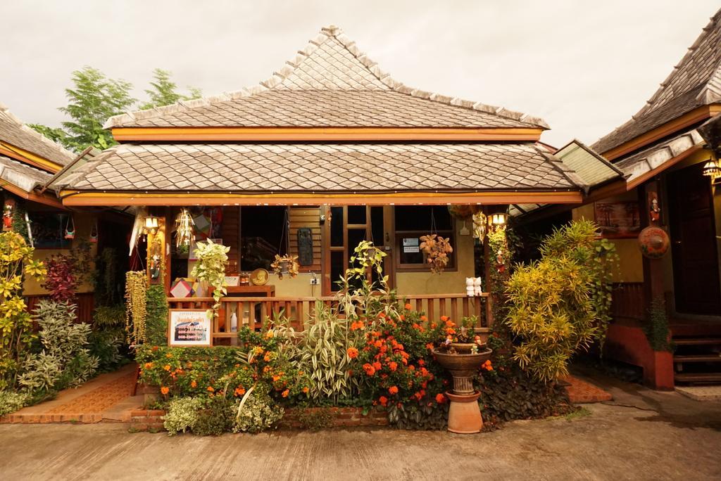 Huen Kham Kong Guesthouse Mae Sariang Exteriér fotografie