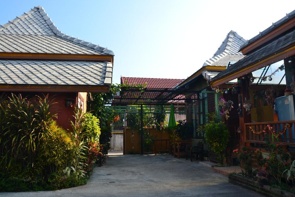 Huen Kham Kong Guesthouse Mae Sariang Exteriér fotografie